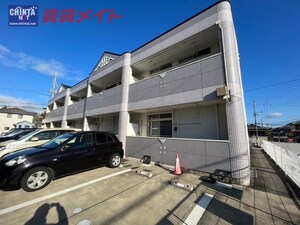 ロイヤルヒルズA棟外観写真
