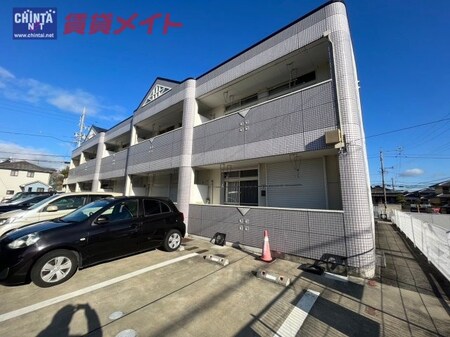 ロイヤルヒルズA棟外観写真