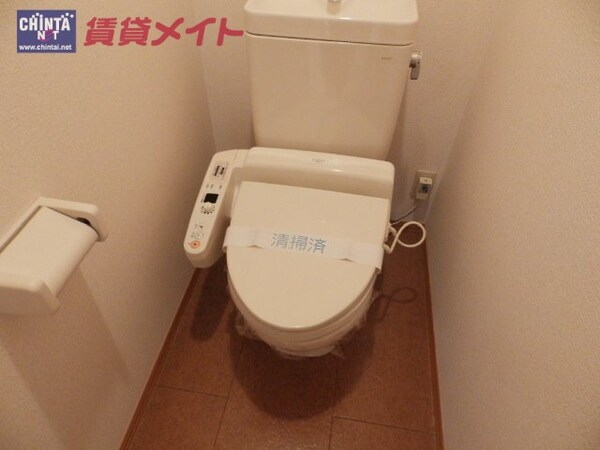 トイレ(同型参考写真)