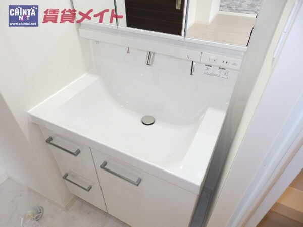 洗面設備(同物件別部屋写真です。)