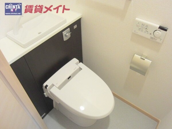 トイレ(トイレ同物件の別部屋のモデル写真となります)