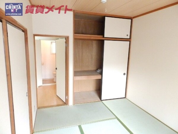 収納(同物件別部屋写真)