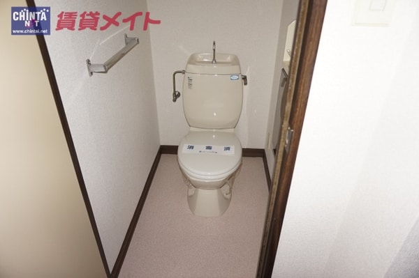 トイレ(同物件の別部屋の写真です)