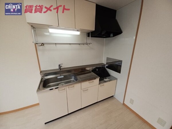 キッチン(同物件別部屋写真)