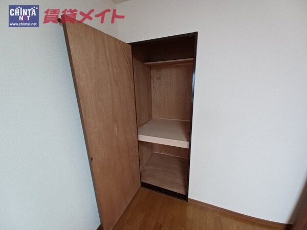 収納(同物件別部屋写真)