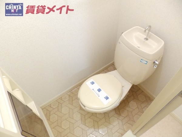 トイレ(同型参考写真)