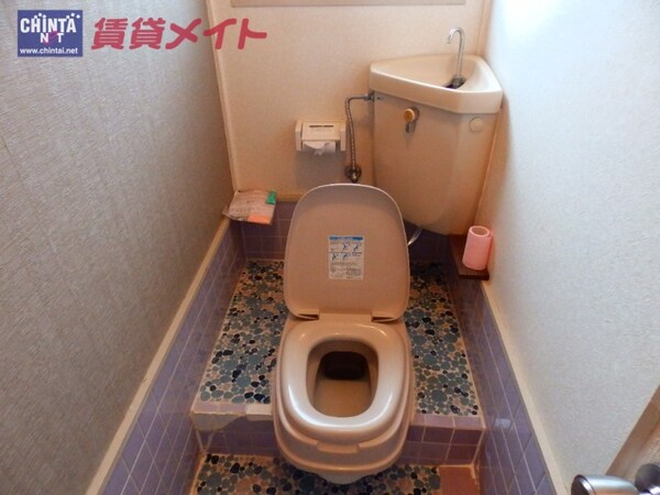 トイレ(別部屋画像参照　和式のトイレです。)