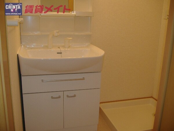 洗面設備(同物件別室の写真です)