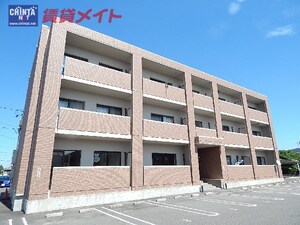 ウッドベルスクエアA棟外観写真
