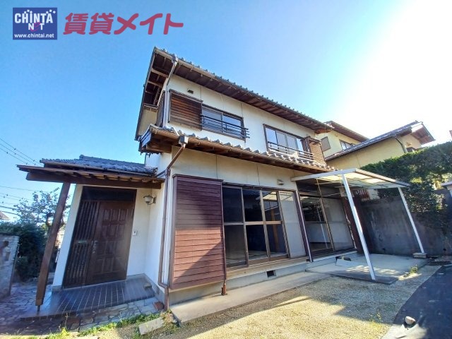 岸岡町ガレージ付き借家