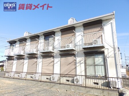 ロイヤルイソヤマ外観写真