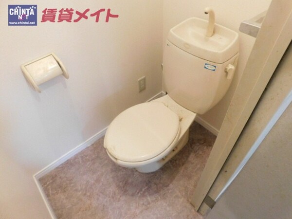 トイレ(温水洗浄便座に変わります。)
