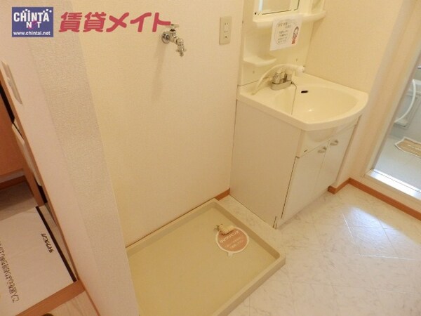 洗面設備(同物件別室の写真です)