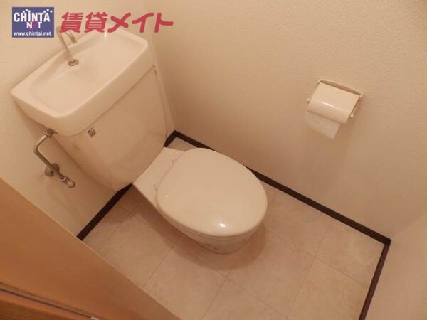 トイレ(洋式トイレで快適です)