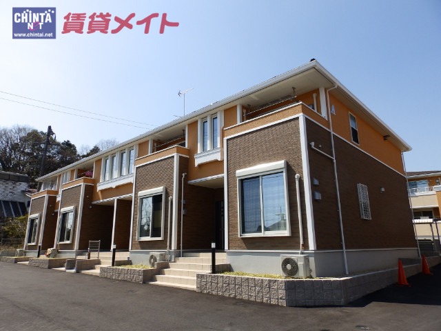 クリスタル　ヴィレッジ　Ａ