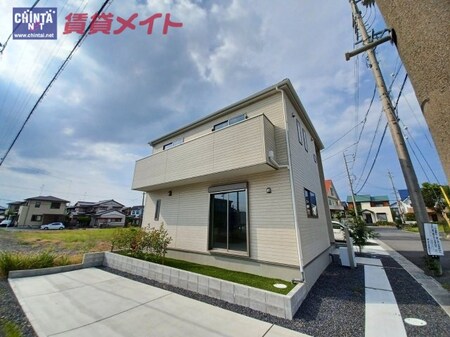 リナージュ津市柳山津興02外観写真