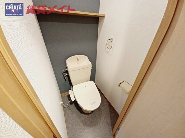 トイレ(同じ物件、別部屋の写真です)