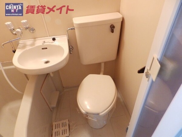 トイレ(トイレ同物件別部屋の写真)