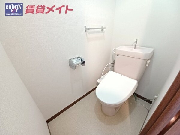 トイレ(同マンション・別部屋写真になります)