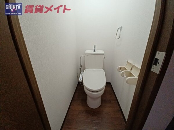 トイレ(同モデル写真)