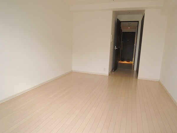 寝室(白を基調としたお部屋!!)