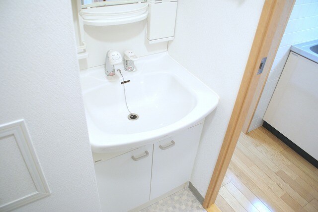 物件内観写真11　(洗面台)