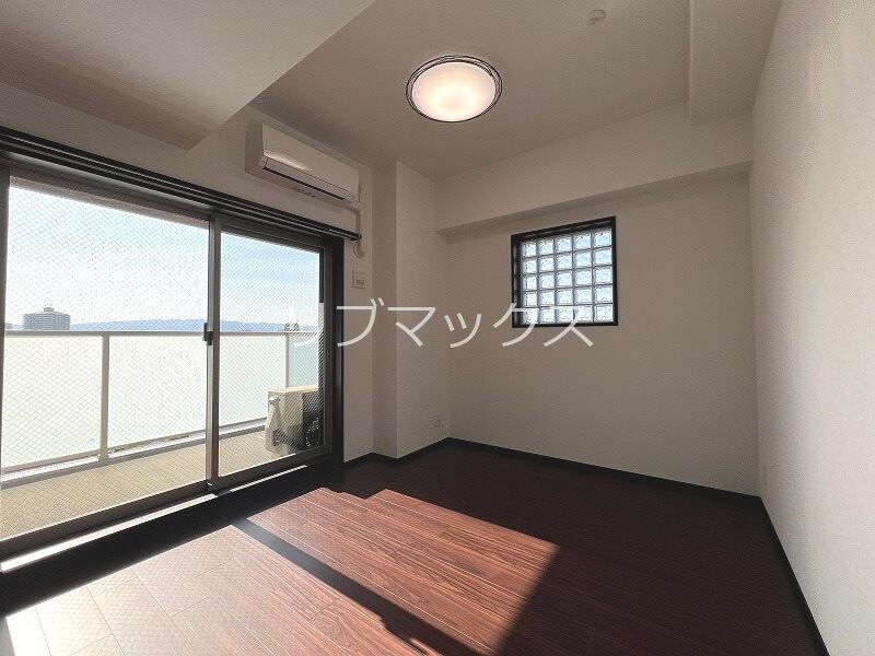 物件内観写真17　(カラーパターン偶数階:ホワイト基調 奇数階:ブラウン基調)