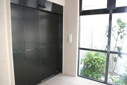 物件内観写真11　(豪華なエントランス・オートロック)