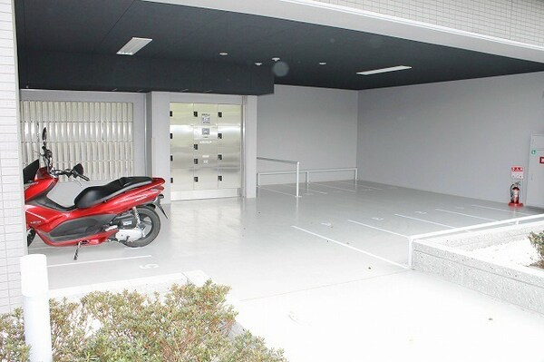 外観(バイク置場)