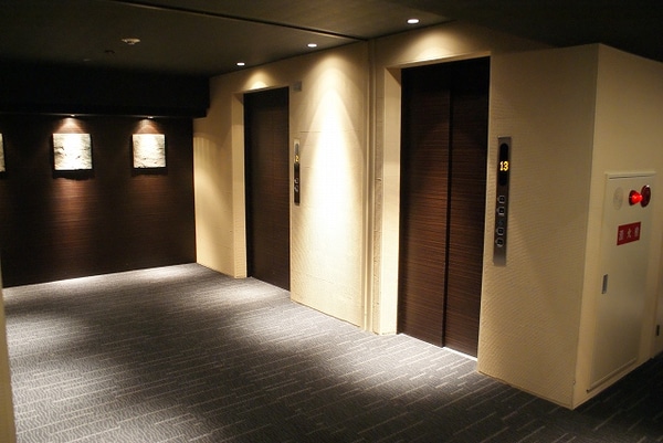 建物設備(豪華なエレベーター)