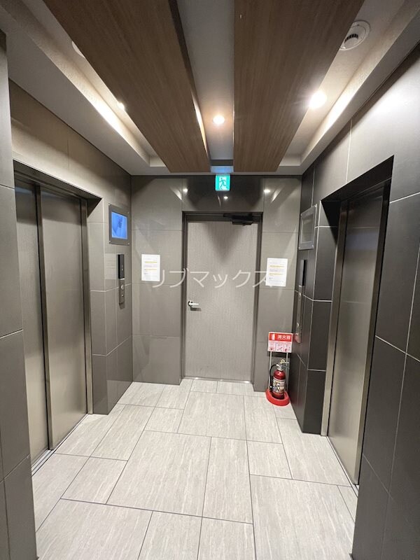 エントランス(同施工会社の同仕様写真です。)