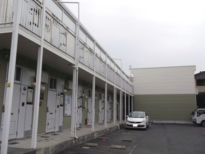 レオパレス諏訪森外観写真