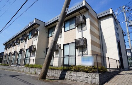 レオパレスリファーレ外観写真