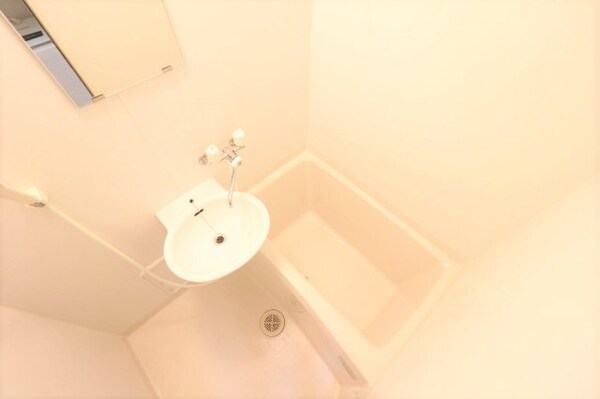 浴室(バスルーム・トイレの独立設計で快適な毎日を！)