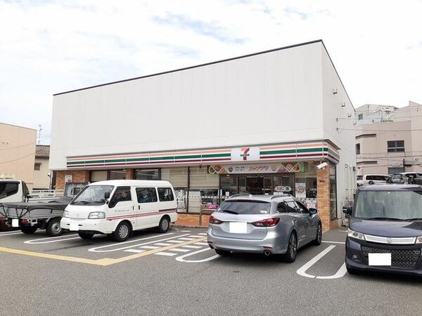 周辺環境(セブンイレブン杭瀬本町東店まで550m)