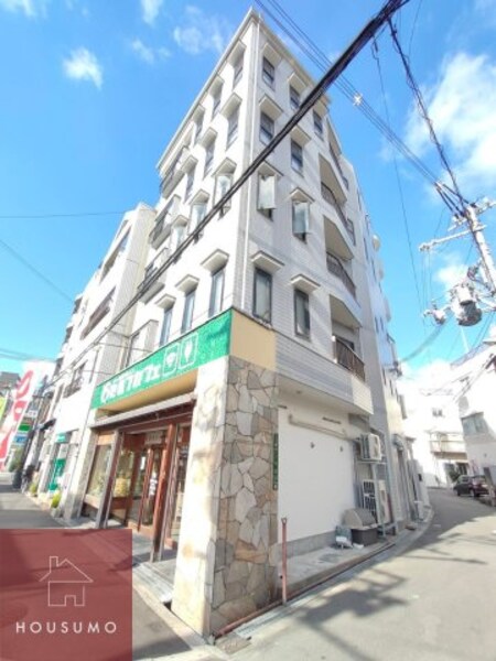 上本第二ビル外観写真