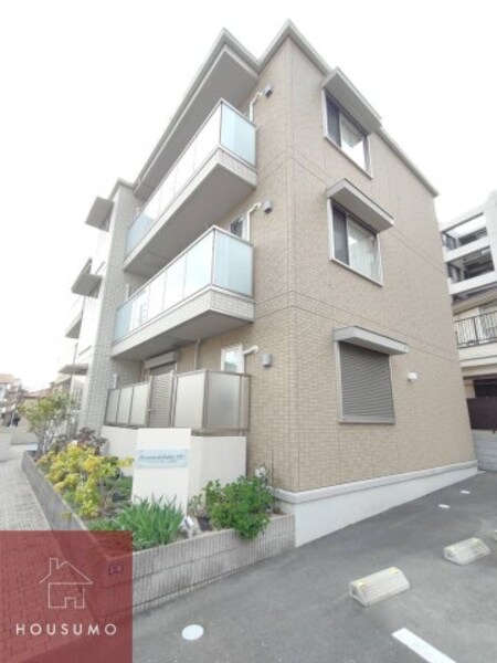 ラ　メゾン　ド　ボヌール　桜塚　A外観写真
