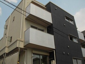 アース・クレスト外観写真