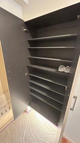 物件内観写真3　(収納のためのスペースです)