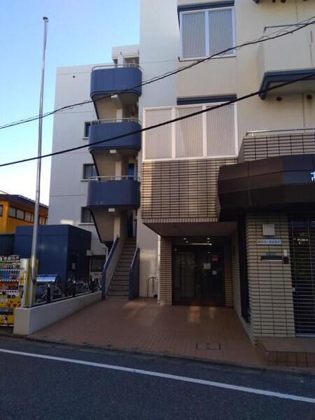 スプリングコート外観写真