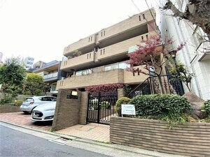 Ｔ’ｓ　ｇａｒｄｅｎ　信濃町外観写真