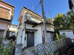 中依知貸家 駐車場２台付外観写真