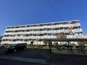ビレッジハウス座間5号棟外観写真