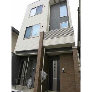 シャルラン1号館外観写真