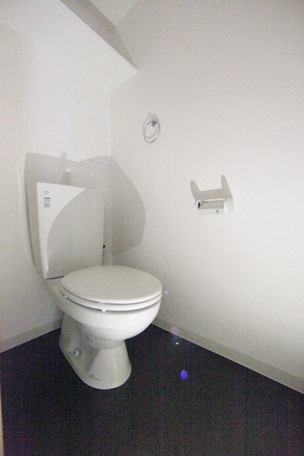 トイレ(温水洗浄機能付き便座設置可能)