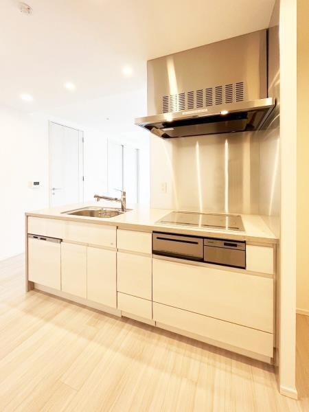 物件内観写真7　(コンパクトなキッチンで掃除もラクラク)