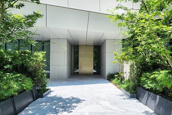 物件外観写真3　(エントランスです)