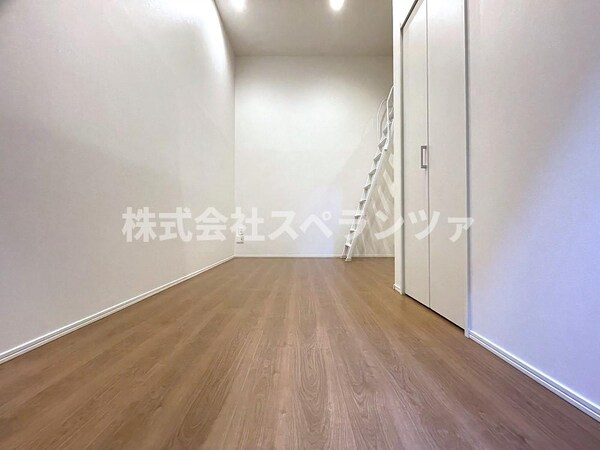 内装他