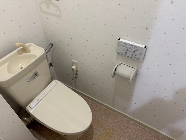トイレ(シンプルで使いやすいトイレです)