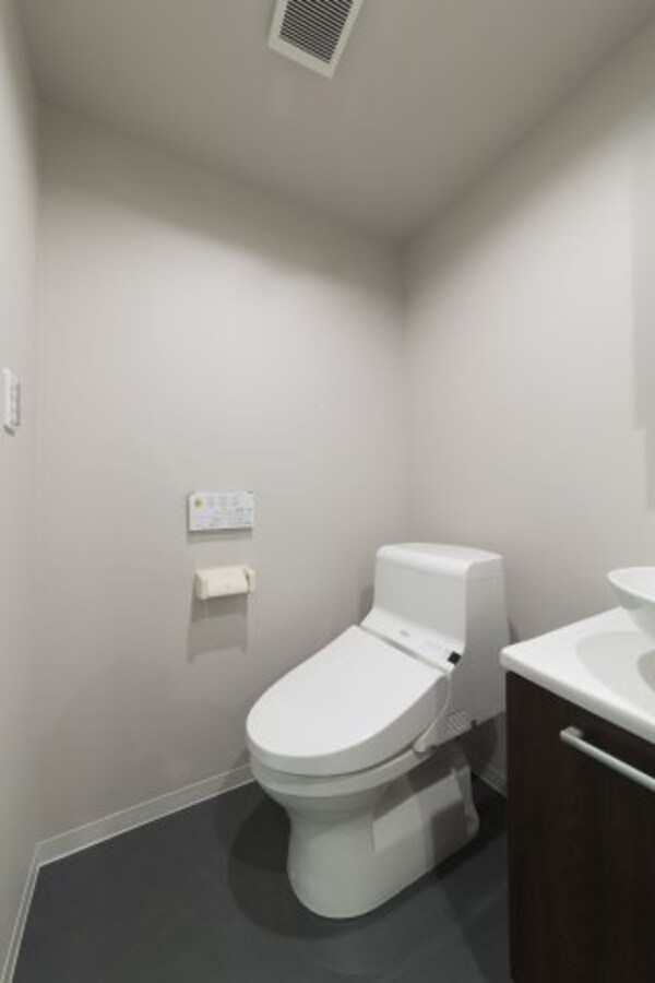 トイレ(ゆったりとした空間のトイレです)